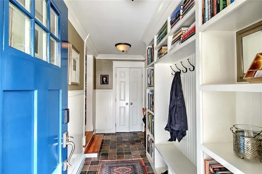 22 Lantern Lane Barrington RI 02806