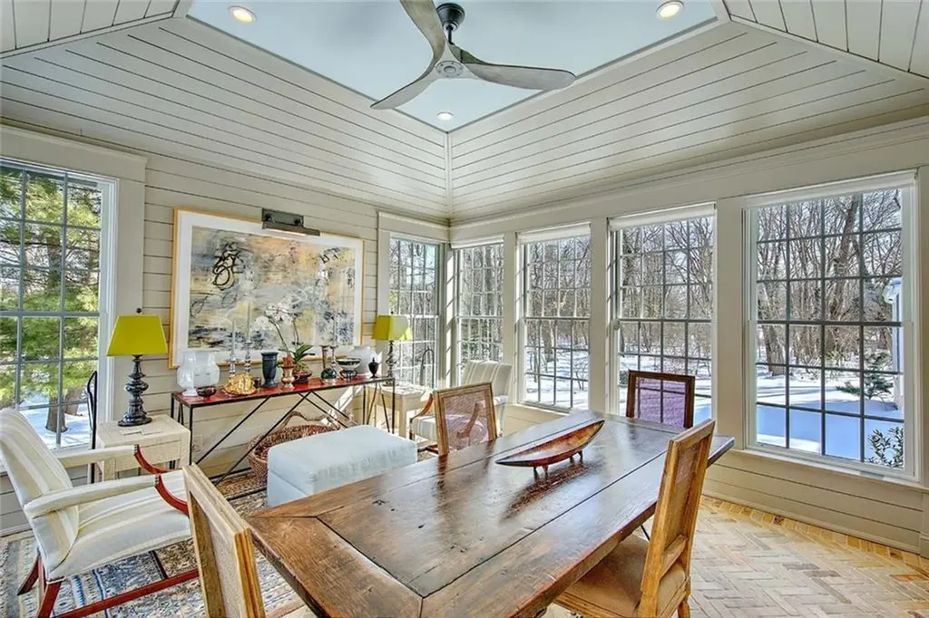 22 Lantern Lane Barrington RI 02806
