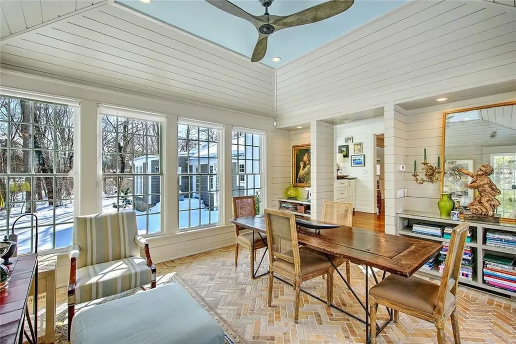 22 Lantern Lane Barrington RI 02806