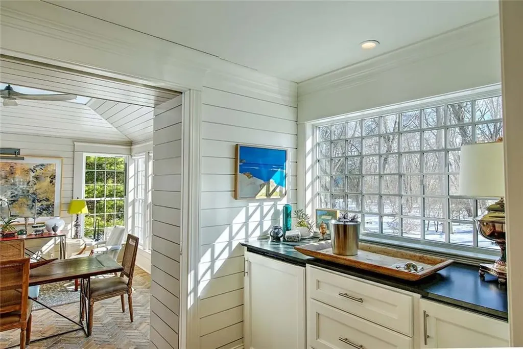 22 Lantern Lane Barrington RI 02806