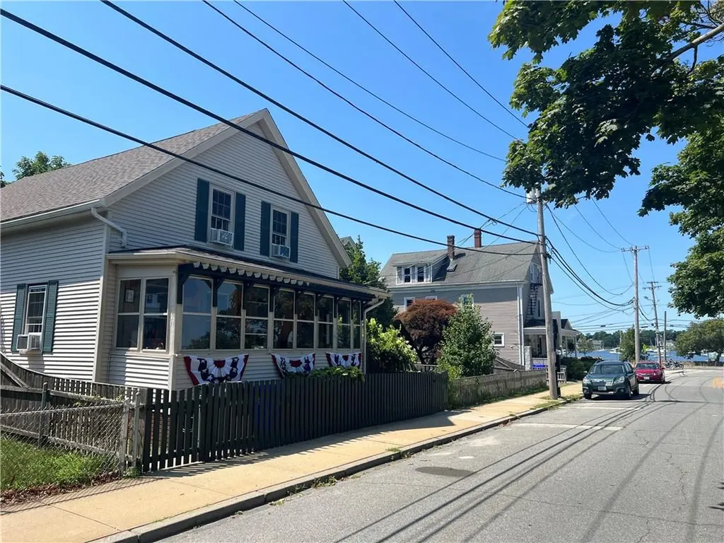 12 Washington Street Bristol RI 02809