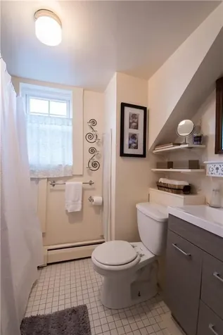 12 Washington Street Bristol RI 02809