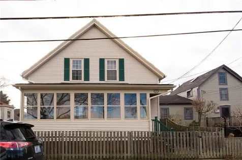 12 Washington Street Bristol RI 02809