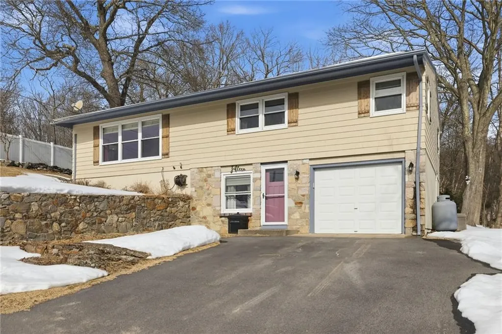 15 Anita Road Johnston RI 02919