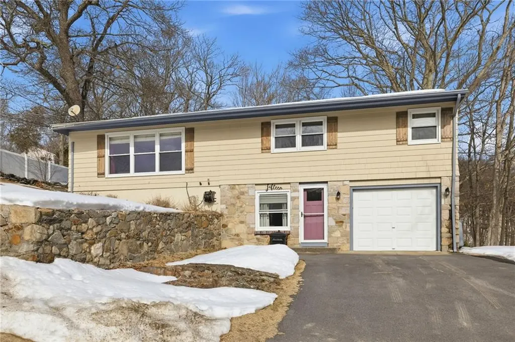 15 Anita Road Johnston RI 02919