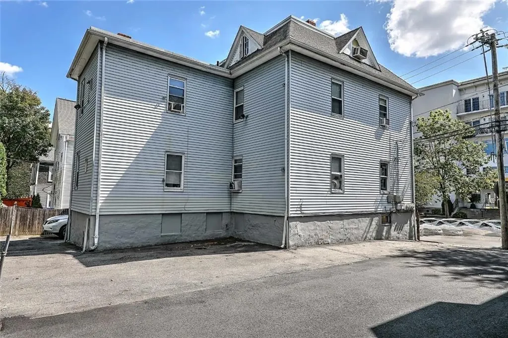124 Pitman Street Providence RI 02906