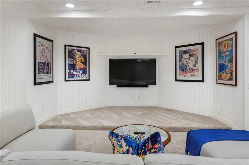 231 Carnegie Harbor Drive Portsmouth RI 02871