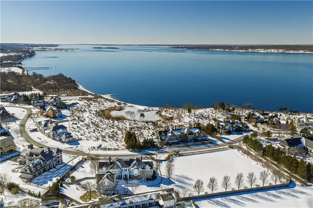 231 Carnegie Harbor Drive Portsmouth RI 02871