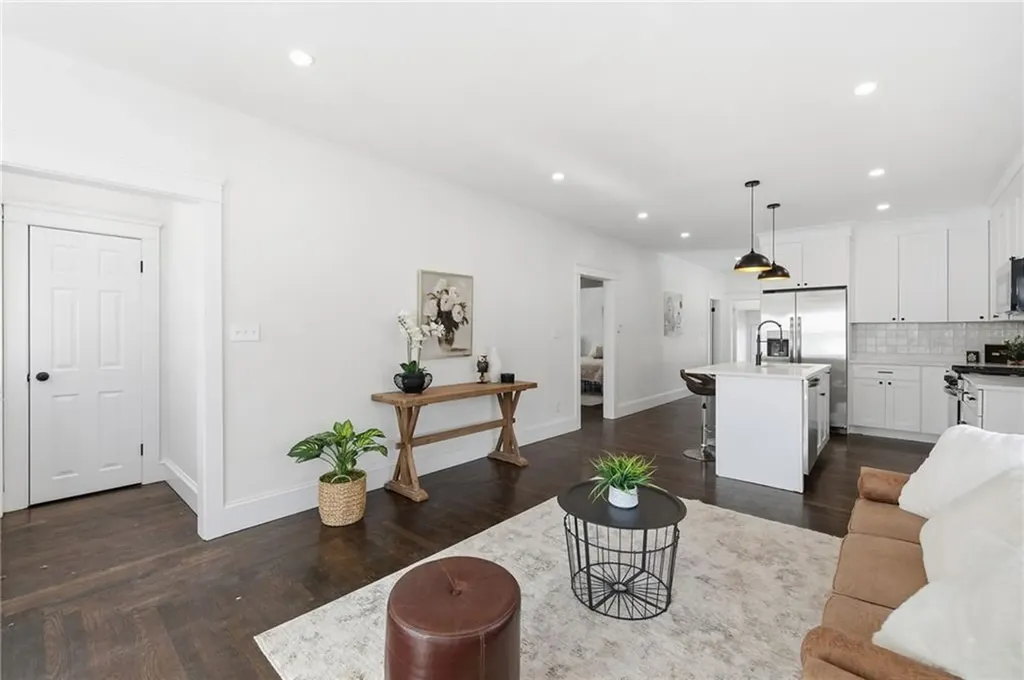 53 Oriole Avenue Pawtucket RI 02860