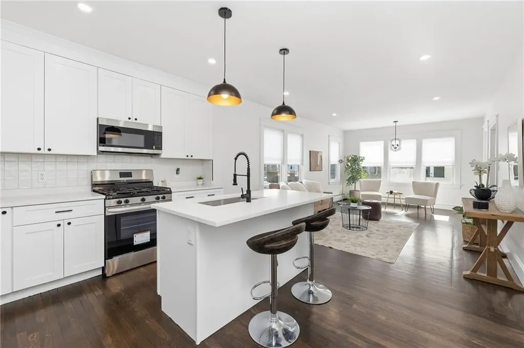 53 Oriole Avenue Pawtucket RI 02860