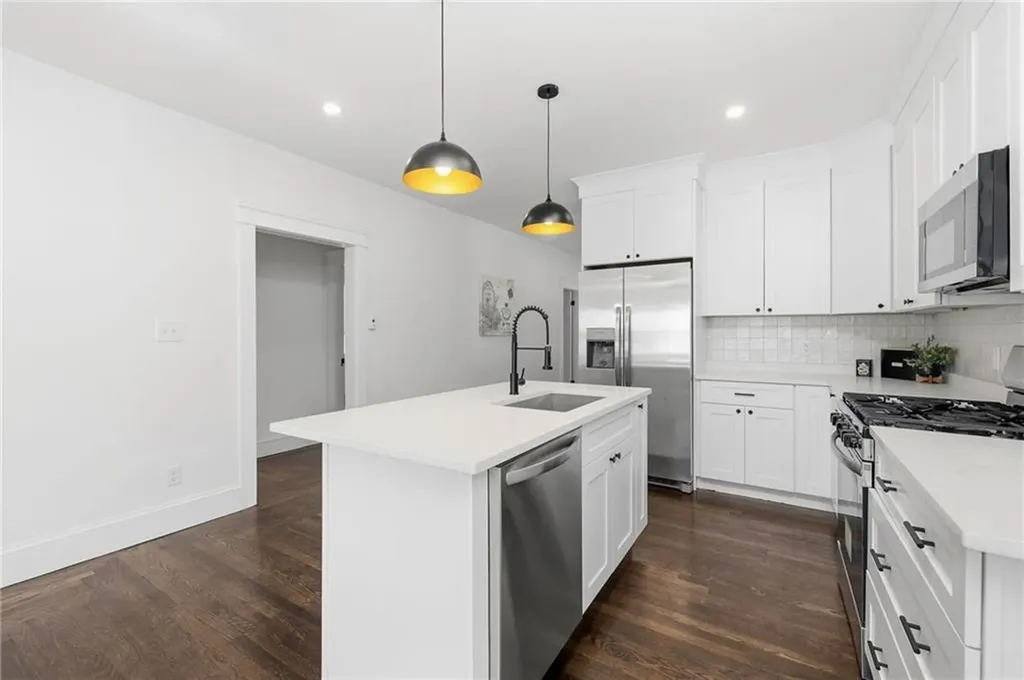 53 Oriole Avenue Pawtucket RI 02860