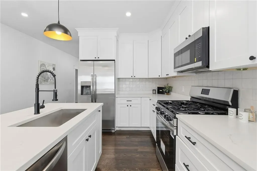 53 Oriole Avenue Pawtucket RI 02860