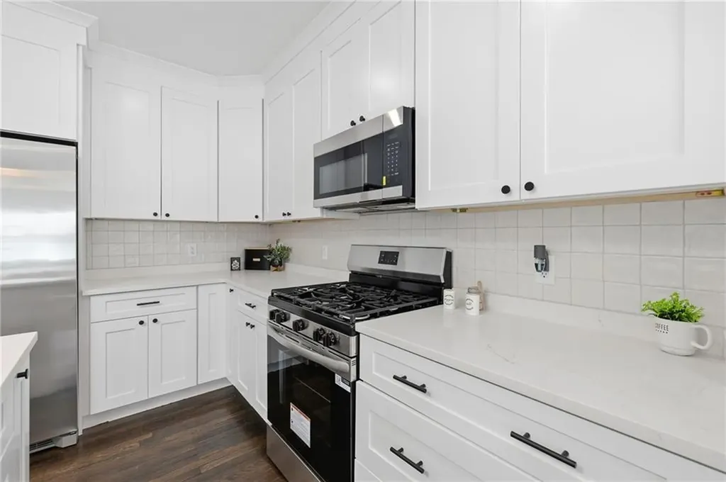 53 Oriole Avenue Pawtucket RI 02860