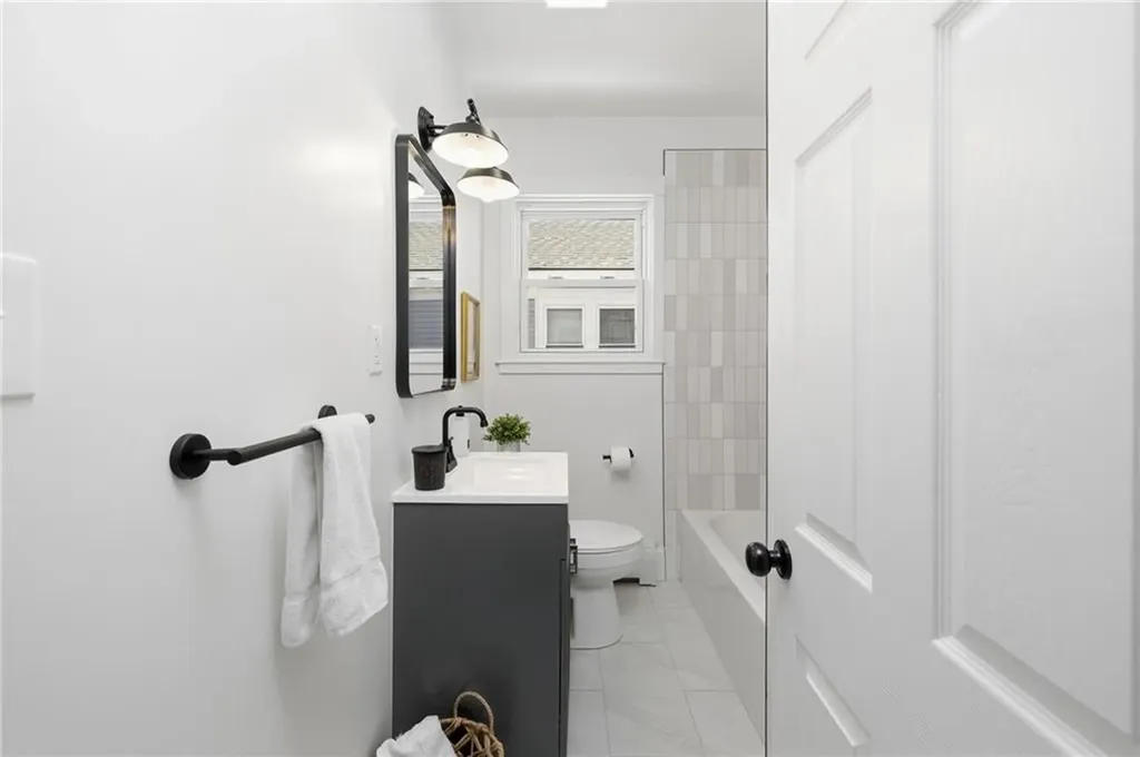 53 Oriole Avenue Pawtucket RI 02860