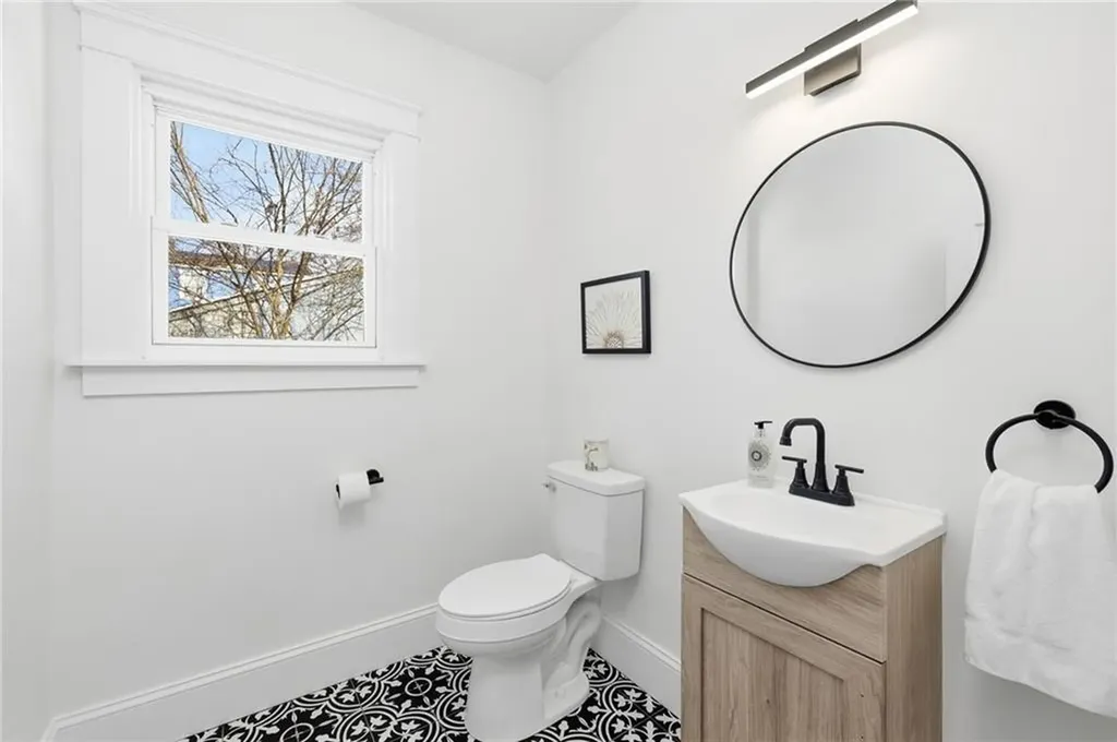 53 Oriole Avenue Pawtucket RI 02860