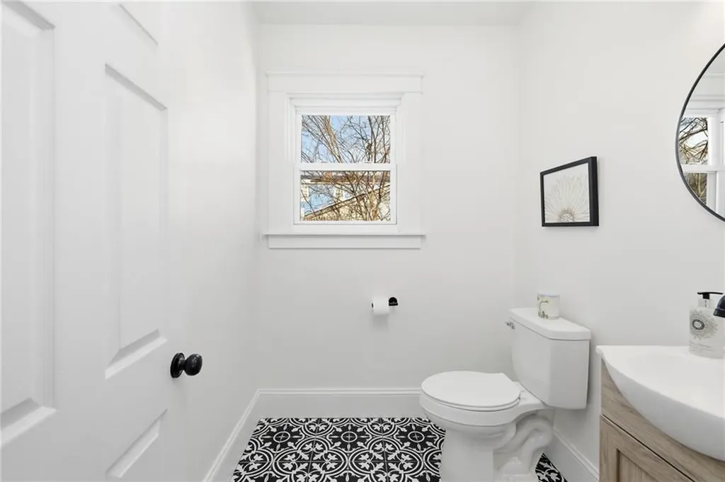 53 Oriole Avenue Pawtucket RI 02860