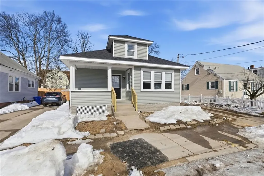 53 Oriole Avenue Pawtucket RI 02860
