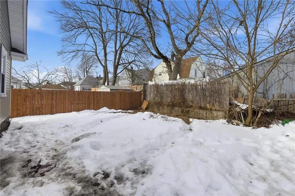 53 Oriole Avenue Pawtucket RI 02860