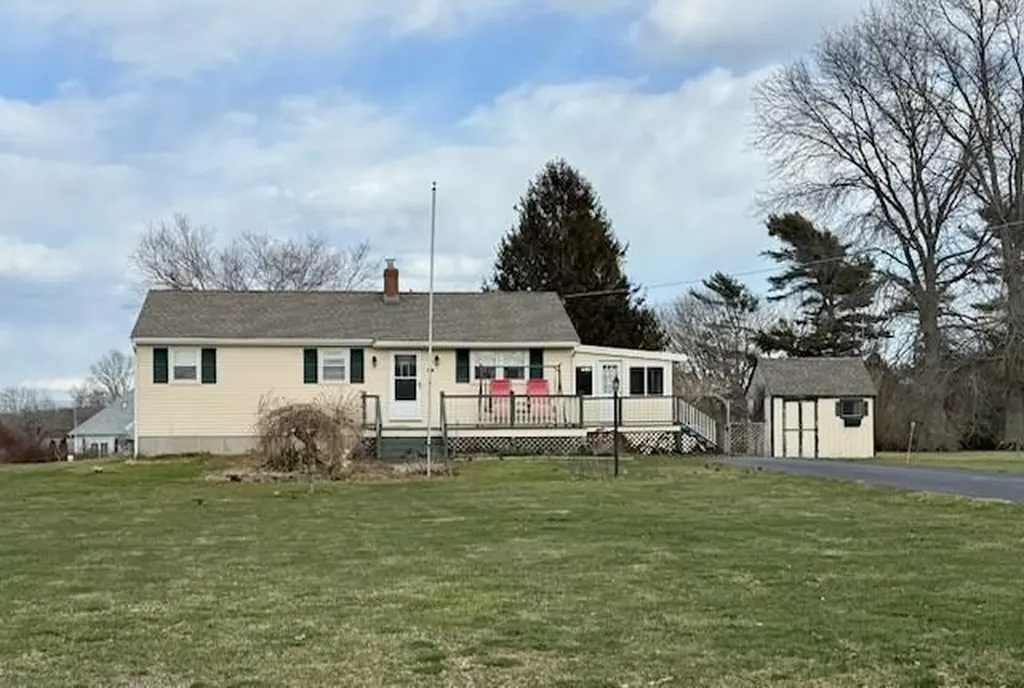 101 Honeyman Avenue Middletown RI 02842