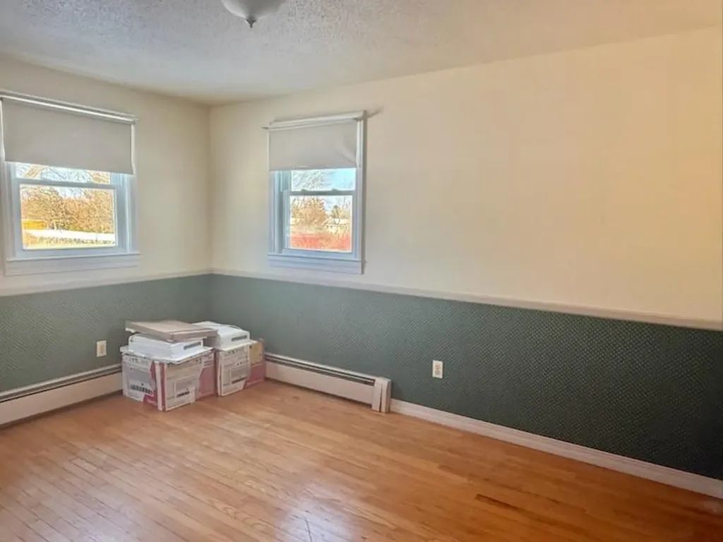 101 Honeyman Avenue Middletown RI 02842