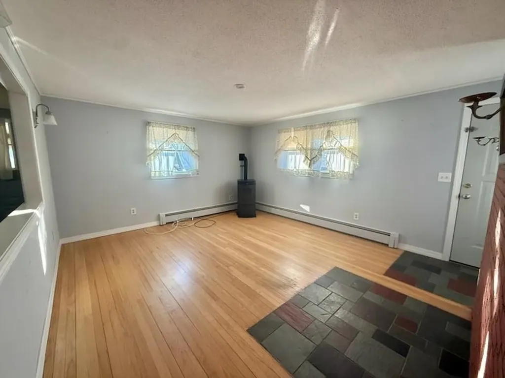101 Honeyman Avenue Middletown RI 02842