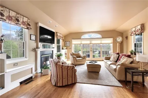 5 Victoria Lane Rehoboth MA 02769
