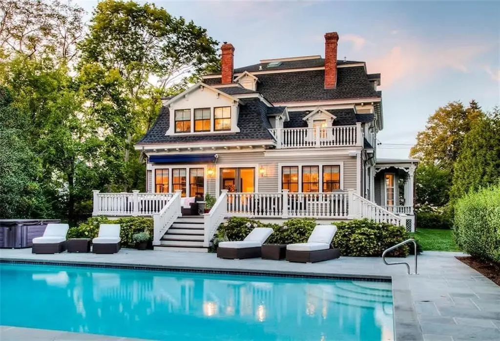 15 Berkeley Avenue Newport RI 02840