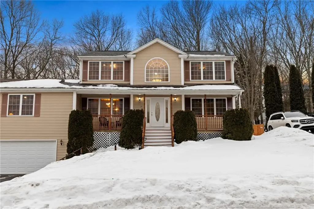 15 Gilcrest Drive West Warwick RI 02893