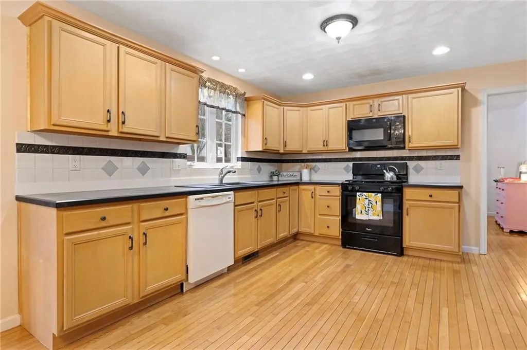 15 Gilcrest Drive West Warwick RI 02893