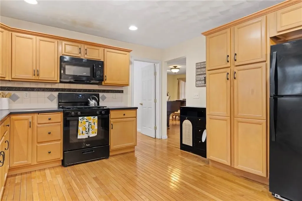 15 Gilcrest Drive West Warwick RI 02893