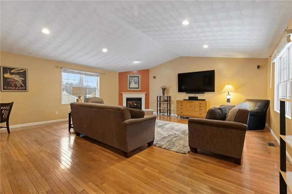 15 Gilcrest Drive West Warwick RI 02893