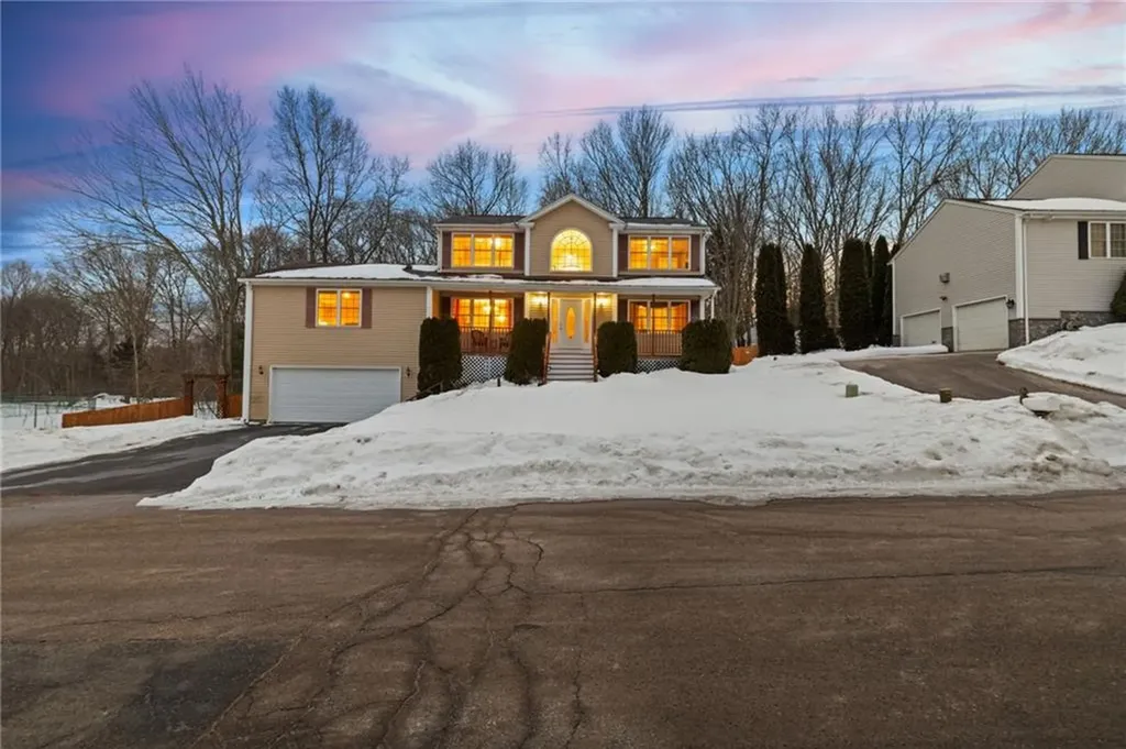 15 Gilcrest Drive West Warwick RI 02893