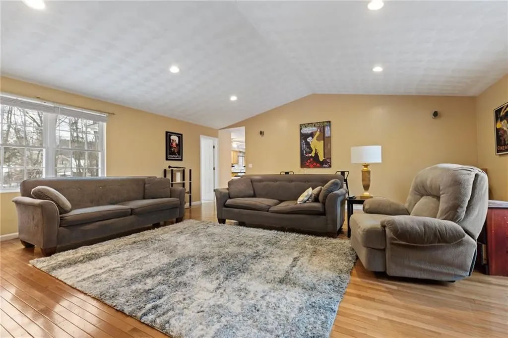 15 Gilcrest Drive West Warwick RI 02893