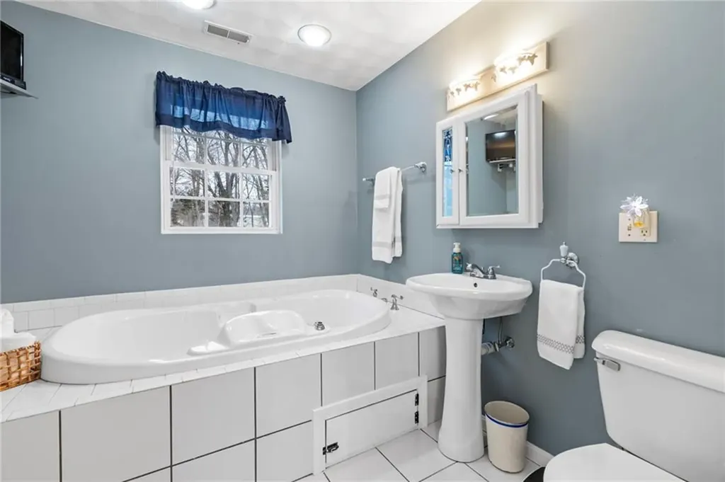 15 Gilcrest Drive West Warwick RI 02893