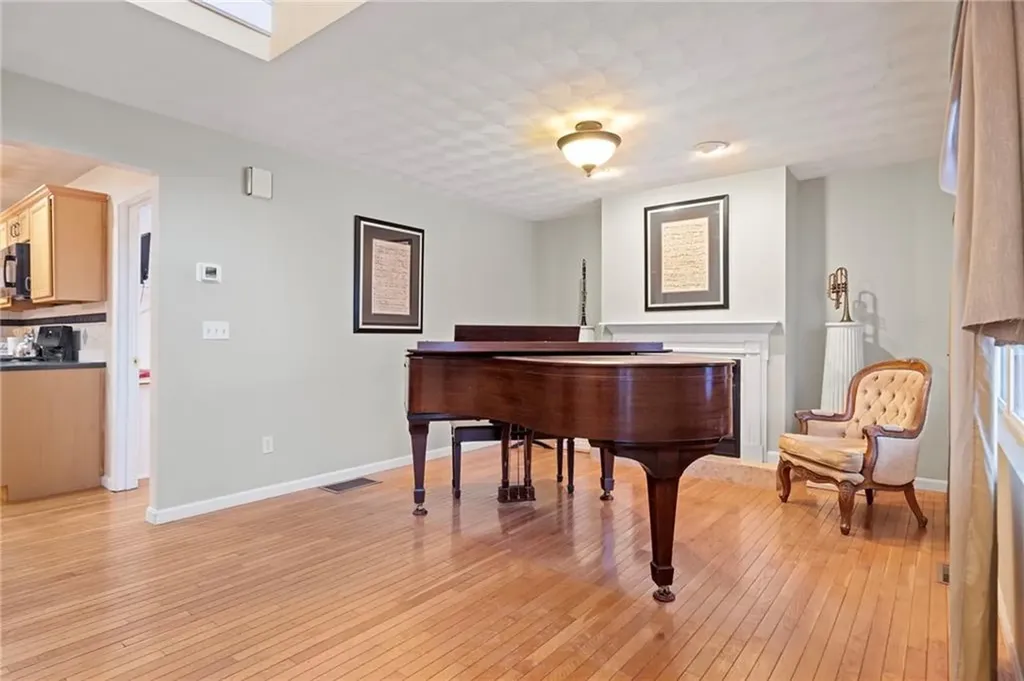 15 Gilcrest Drive West Warwick RI 02893