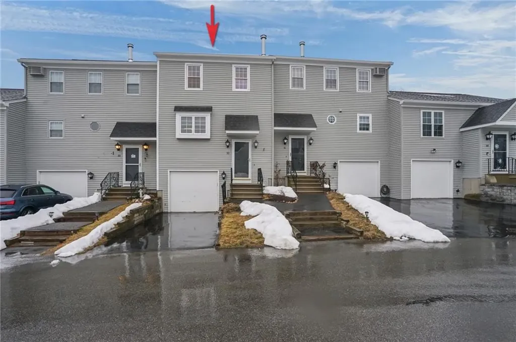 565 Quaker Lane West Warwick RI 02893