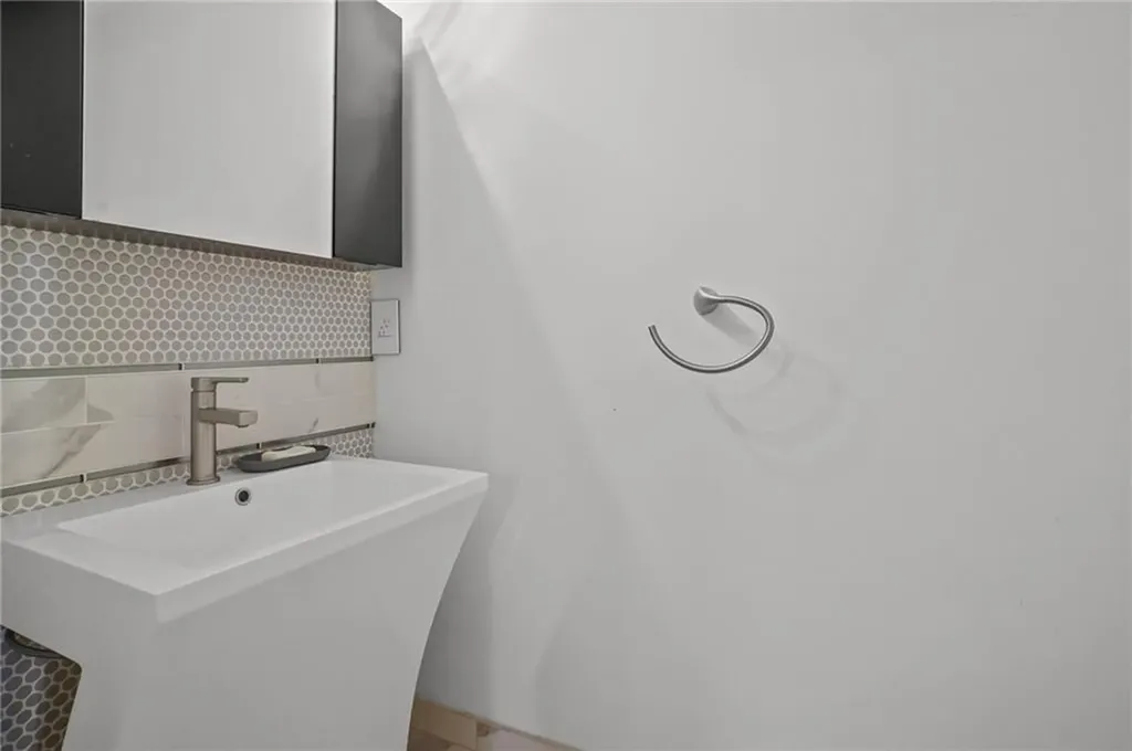 565 Quaker Lane West Warwick RI 02893