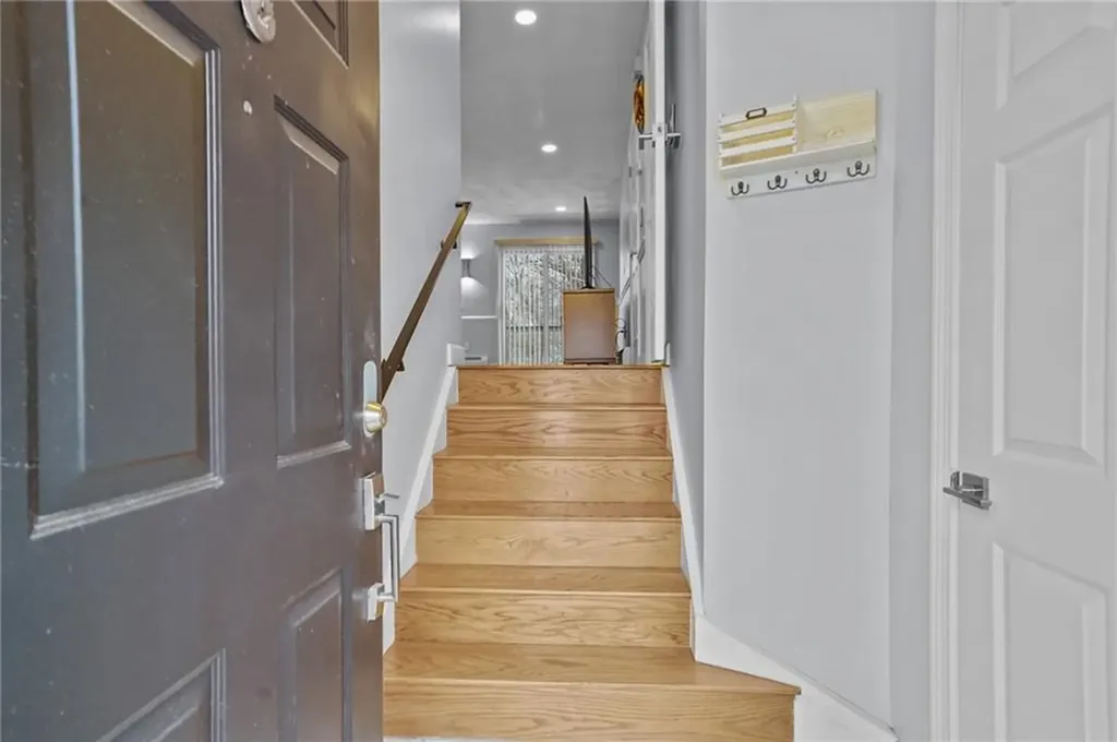 565 Quaker Lane West Warwick RI 02893