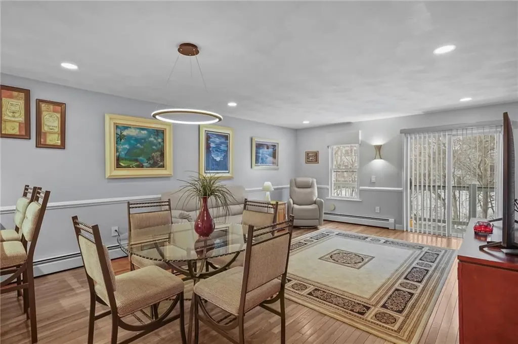 565 Quaker Lane West Warwick RI 02893