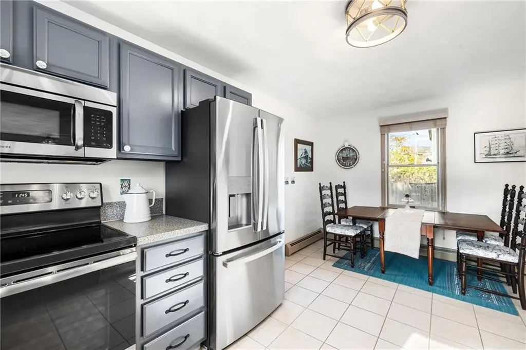 66 Islington Avenue Portsmouth RI 02871