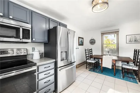 66 Islington Avenue Portsmouth RI 02871