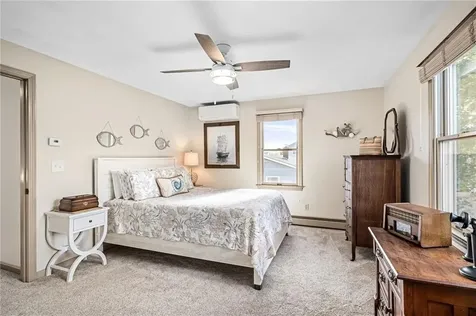 66 Islington Avenue Portsmouth RI 02871