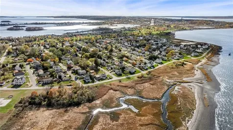 66 Islington Avenue Portsmouth RI 02871