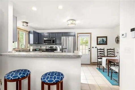 66 Islington Avenue Portsmouth RI 02871