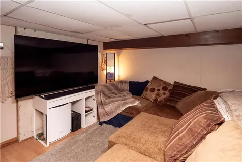 22 Maple Drive Portsmouth RI 02871