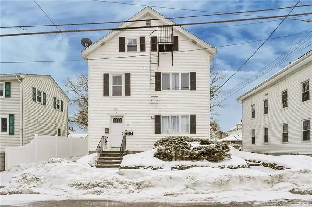 35 Laurel Street Pawtucket RI 02860