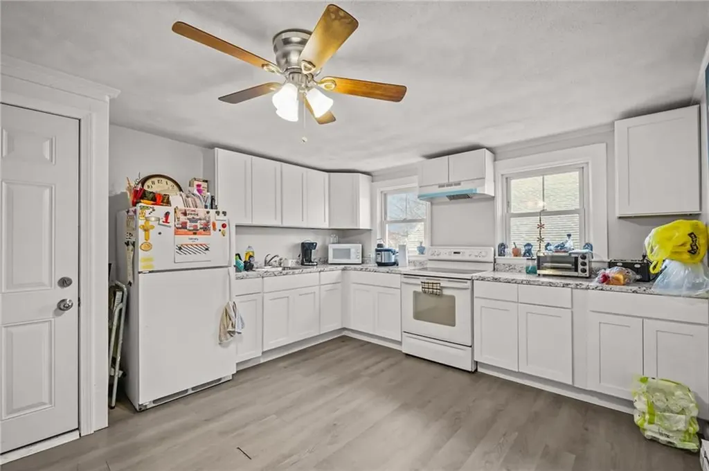 35 Laurel Street Pawtucket RI 02860