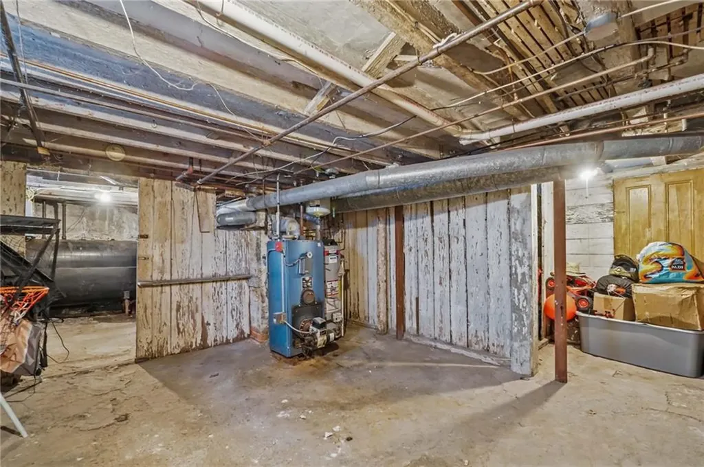 35 Laurel Street Pawtucket RI 02860