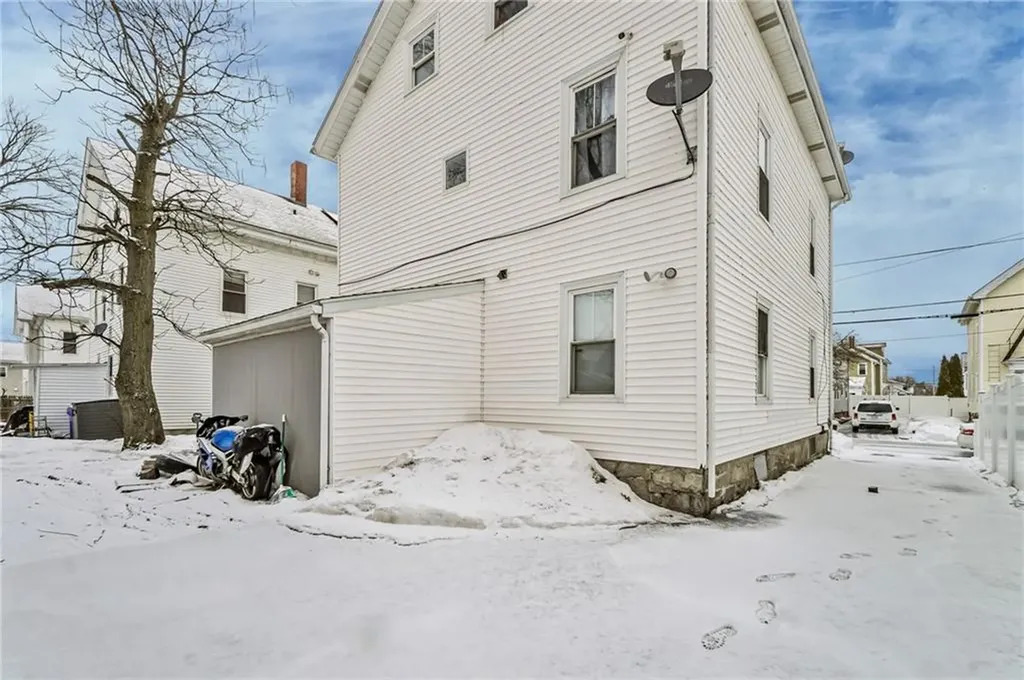 35 Laurel Street Pawtucket RI 02860