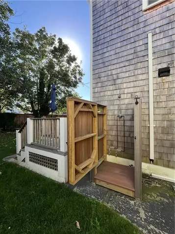 21 Connection Street Newport RI 02840